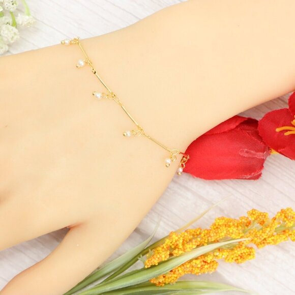 "Trendy Handmade Bracelet – A Thoughtful Gift for Girls & Women | UNVRC1140 - Picture 8 of 10